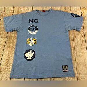 Men Mitchell & Ness North Carolina Tar Heels Hometown Vintage Logo T Shirt Large